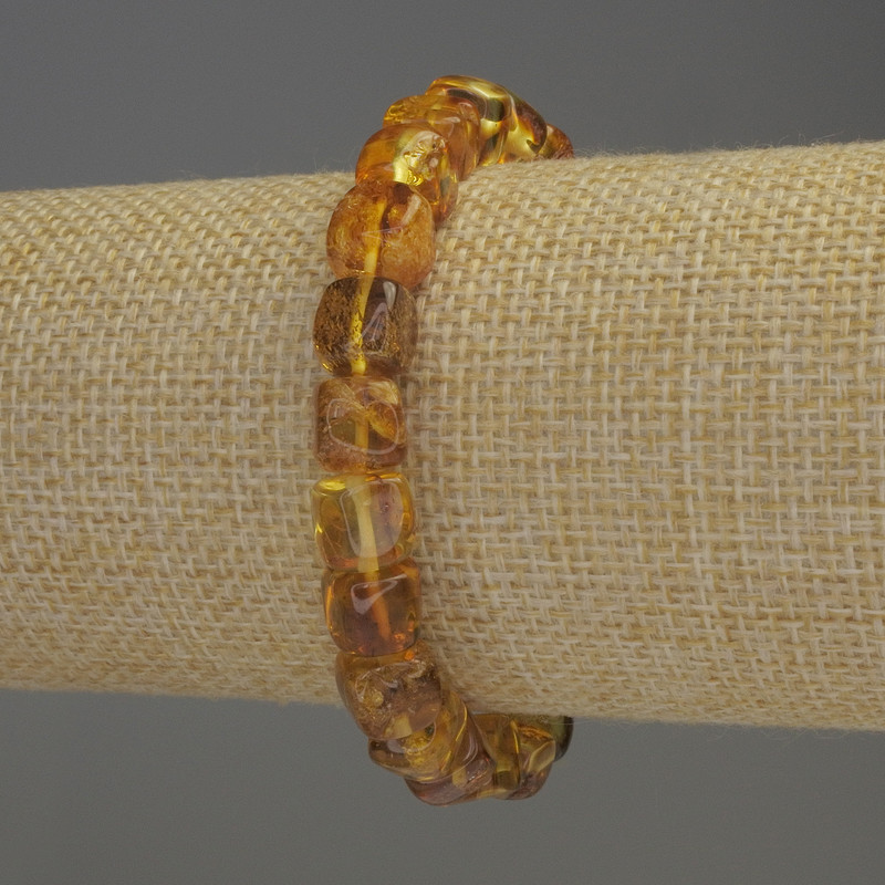 Bernstein-Armband, glatte Würfel 7×7 mm, Länge ca. 18 cm, Stretch