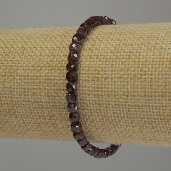Granat-Armband, facettierte Würfel, Durchmesser ca. 4×4 mm, Länge 18 cm, elastische Basis