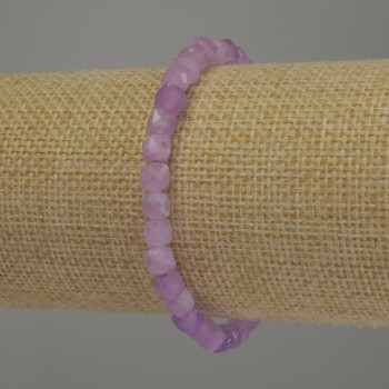 Armband aus facettiertem Kunzit – Würfel 5×5 mm, Länge ca. 18 cm, Stretch