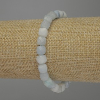 Aquamarin facettierte Würfelperlen, Stretch-Armband, Würfelförmige Perlen ca. 7×7 mm, Länge 18 cm