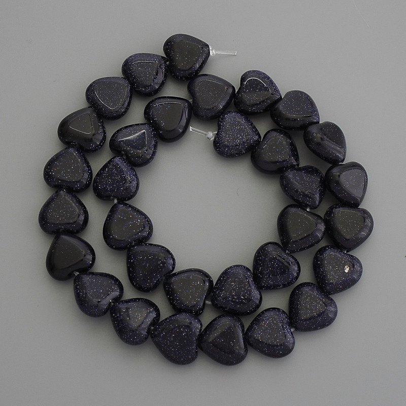 Perlen aus synthetischem Aventurin Blau-Sand Herzform, Durchmesser ca. 12×12 mm, auf Schnur, Länge ca. 36 cm+