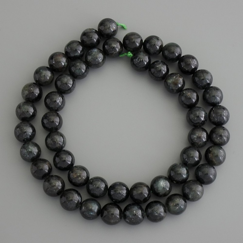 Perlen Smaragd-Fuchsit (Muskovit), glatte Kugeln, Durchmesser 8 mm ±, auf der Schnur, Länge ca. 39 cm+