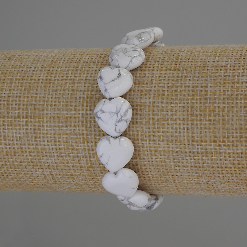 Kaolonit-Armband in Herzform, natürlicher Stein, Durchmesser ca. 12 × 12 mm, Länge ca. 18 cm, elastisch
