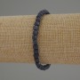 Armband aus facettiertem Saphir, würfelförmige Steine, Durchmesser ca. 5 mm, Länge 18 cm elastisches Band