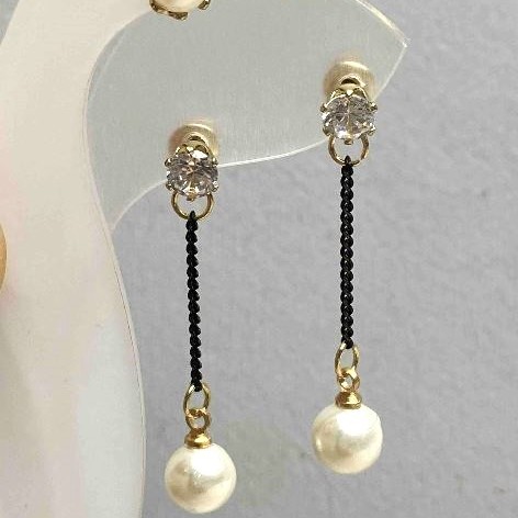 Doppel-Ohrstecker Perlinka mit Kristall und Perle, 6 mm ±, Perle 7,5 mm ±, Länge ca. 38 mm ±