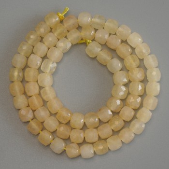 Citrin facettierte Würfel-Perlen 5x5 mm ± auf der Schnur, Länge ca. 37 cm