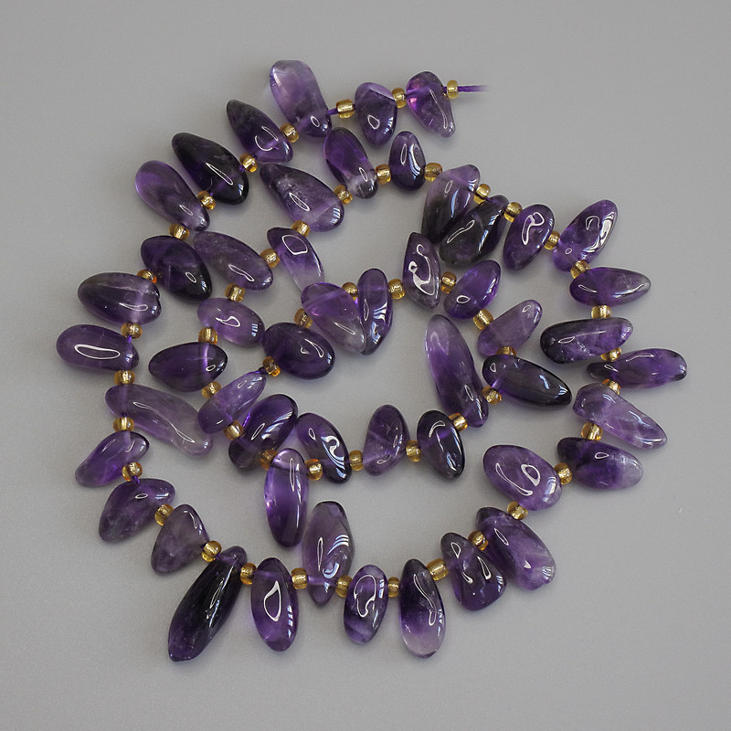 Amethyst-Perlen, trommelgeschliffene Perlen in Schmetterlingsform, 13×6 mm ±, Seedperlen 3 mm ±, auf der Schnur, Länge ca. 39 cm
