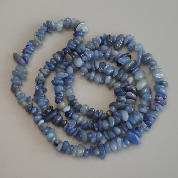 Aventurin-Chips-Perlen, blau, Durchmesser ca. 5–8 × 3–5 mm, Länge ca. 80 cm, auf einer Schnur