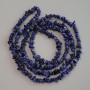 Sodalit-Krümelperlen, Durchmesser 4–8×3 mm, Länge ca. 80 cm, auf Schnur