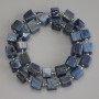 Apatit-Würfelperlen, Abmessungen ca. 9–10 × 9–10 mm, mit 3-mm Rocailles, Länge ca. 39 cm, auf Schnur