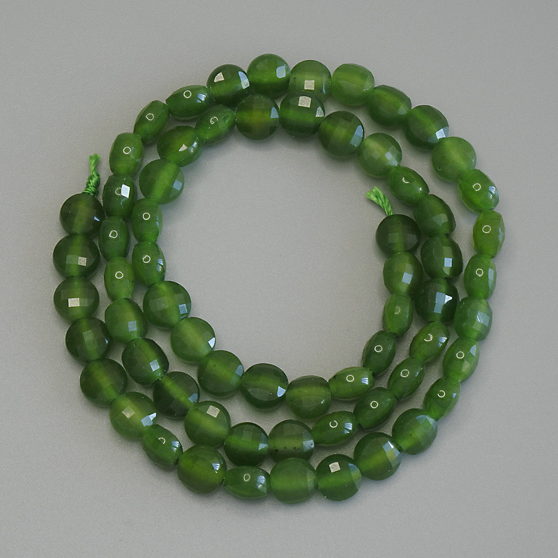 Chrysopras-Münzperlen, facettiert, Durchmesser 6 mm, Länge ca. 39 cm, auf der Schnur