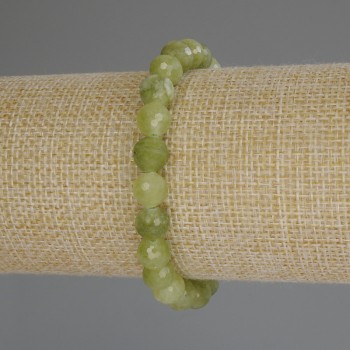 Armband aus Chrysolith Olivin, facettierte Kugeln, Durchmesser ca. 8 mm, Länge 18 cm (Stretch-Armband)