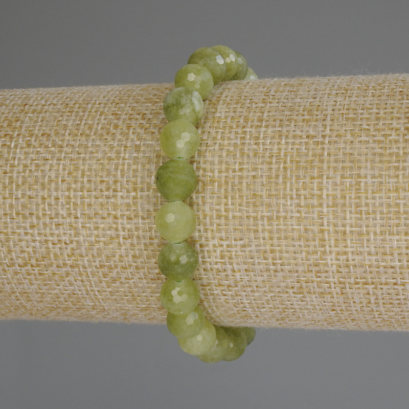 Armband aus Chrysolith Olivin, facettierte Kugeln, Durchmesser ca. 8 mm, Länge 18 cm (Stretch-Armband)