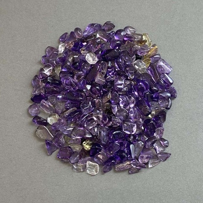 Amethyst-Chip ohne Bohrung 5–11×5–6 mm ± (pro 100 g±)