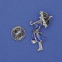 Brosche »Mädchen mit Regenschirm«, weiße Strasssteine, blau emailliert, goldfarbenes Metall, 32×16 mm+