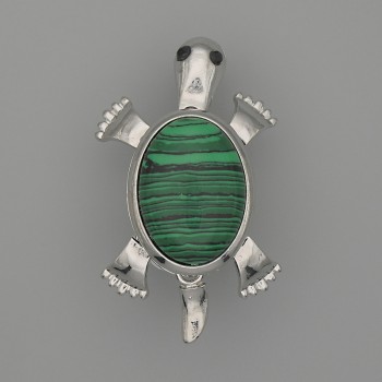 Brosche-Anhänger Schildkröte aus Malachit, 52×35 mm ± bewegliche Details, silberfarbenes Metall