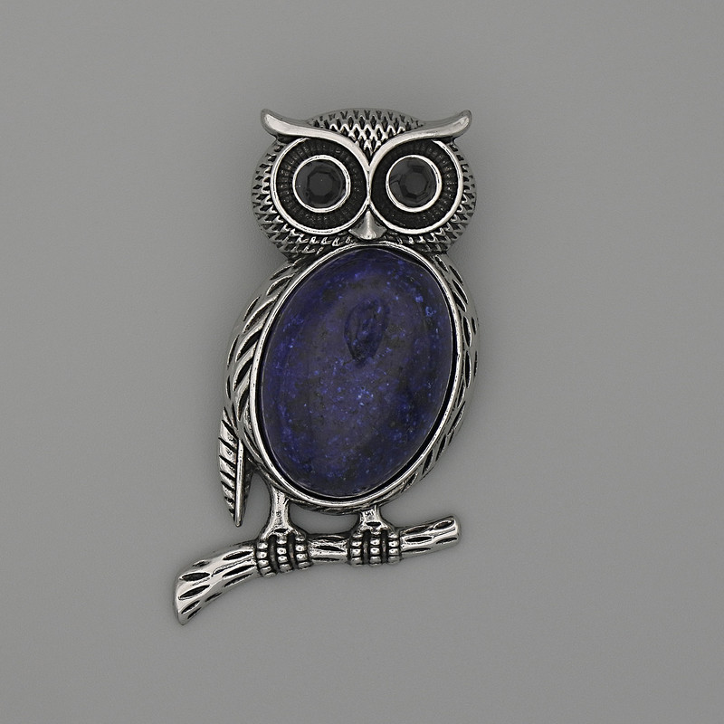 Brosche-Anhänger Eule mit Lapislazuli, 45 × 25 mm, +/- schwarze Strasssteine, silberfarbenes Metall