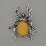 Brosche/Anhänger Käfer, künstlicher Bernstein, 44×37 mm ±, silberfarbenes Metall
