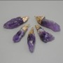 Amethyst-Anhänger, unbehandelter Amethyst, Größen 11-19×37-45 mm, goldfarbenes Metall