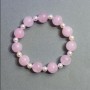Armband Roséquarz Glatte Kugeln Ø ca. 12 mm ± & Kunstperlen 6 mm ±, Länge 18 cm ± Dehnung