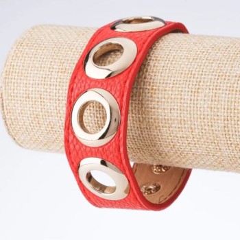 Armband Tin Tin mit goldfarbenen Nieten, aus Öko-Leder, Druckknopfverschluss, rosa, Breite 2,5 cm, Länge 18–23 cm