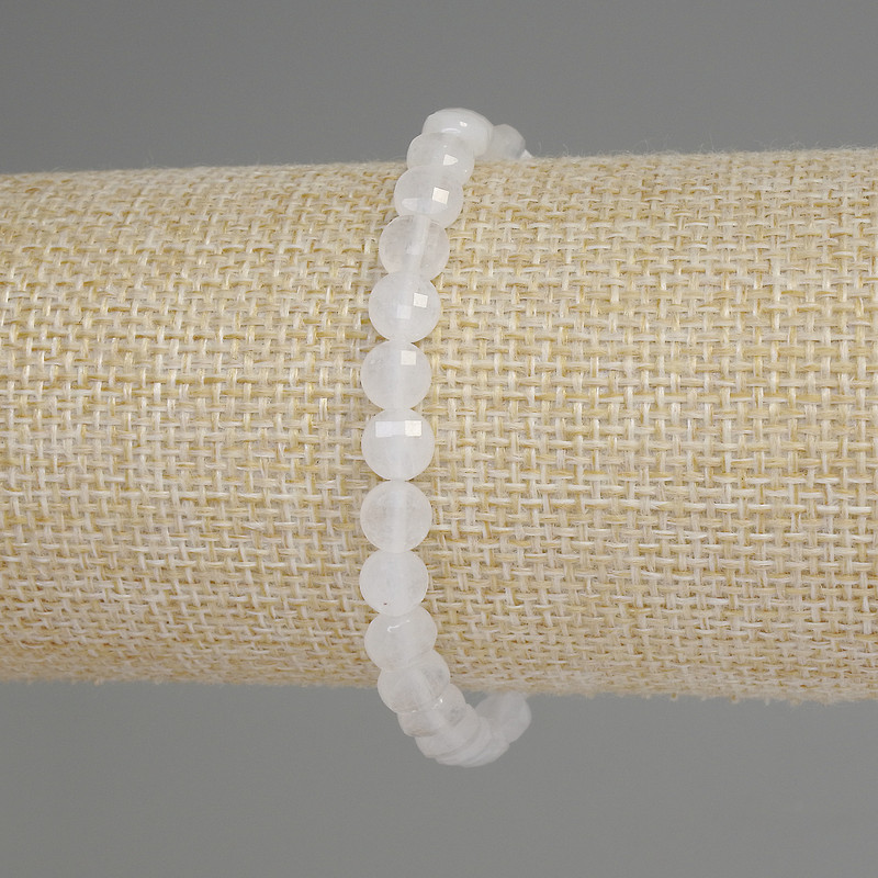 Armband aus Bergkristall, facettierte Münzperlen 6 mm, Länge ca. 18 cm, elastisches Band