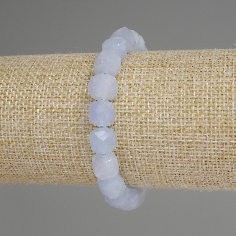 Stretch-Armband aus Aquamarin, facettierte Würfel, Durchmesser ca. 9 mm, Länge ca. 18 cm