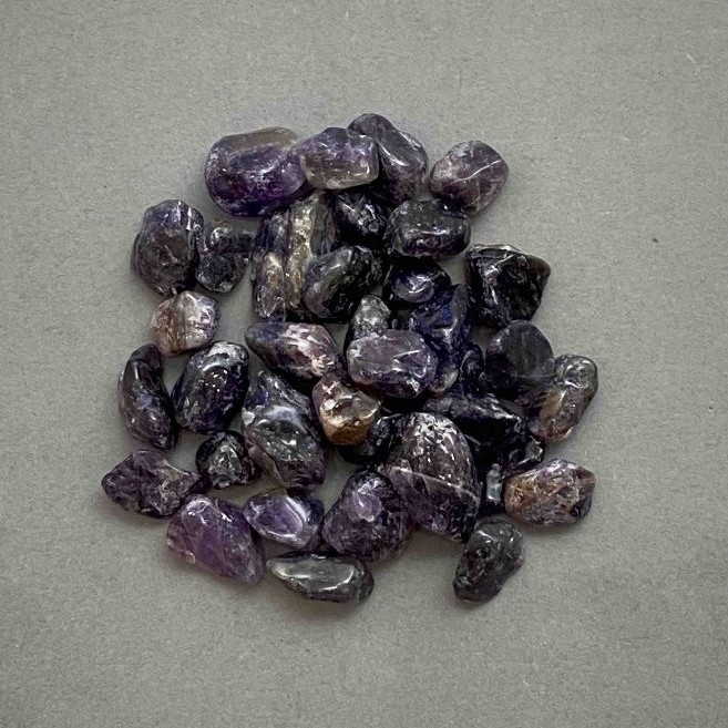 Natürlicher Amethyst-Trommelstein ohne Bohrung 11–14×9–12 mm ± (pro 100 g ±)