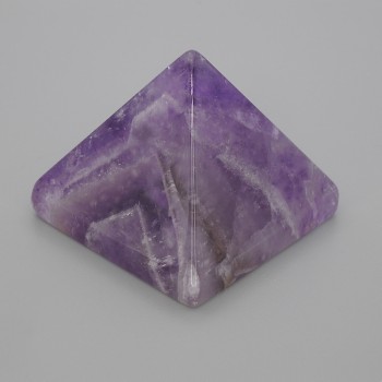 Amethyst-Naturstein-Pyramide, Souvenir, Länge ca. 38 × 38 mm, Breite ca. 33 mm