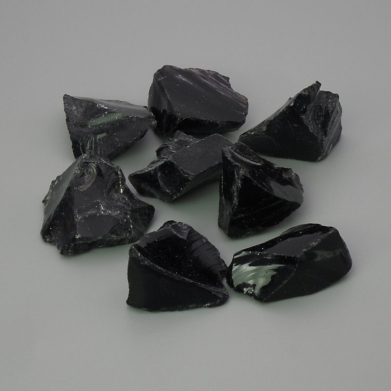 Souvenir-Naturstein Vulkanischer Obsidian, unbehandelter Stein ~ Größen 25x8-23x12-15 mm (+-) (Preis pro 100 g)