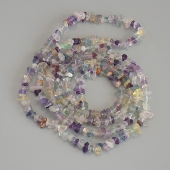 Fluorit-Granulatperlen, Durchmesser ca. 5×3 mm, Länge ca. 78 cm, auf Schnur