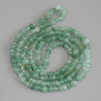 Jade-Chips-Perlen, Durchmesser ca. 5–11 × 4 mm, Länge ca. 80 cm, auf Schnur