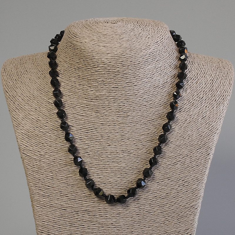 Halskette aus schwarzem Onyx, facettierte Perlen, Durchmesser ca. 8×7 mm, Länge ca. 50 cm, mit Verschluss