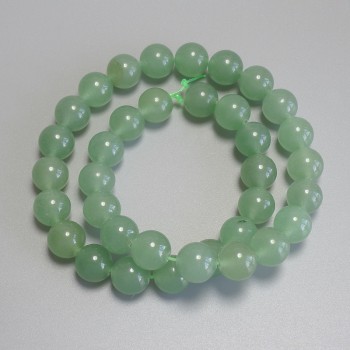 Glatte Jade-Perlen, 10 mm, auf Schnur