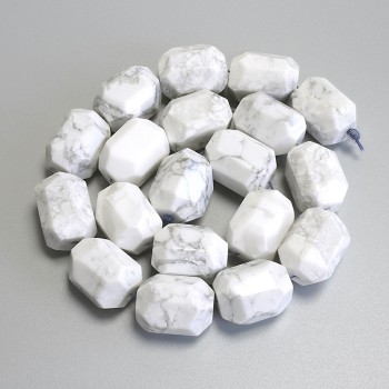 Kaholong-Facettenperlen, Durchmesser 18–21 × 14–16 mm, auf Schnur, Länge ca. 38 cm