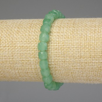 Armband aus facettiertem Nephrit, Würfel 7×7 mm, Länge ca. 18 cm, Stretcharmband