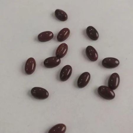 Cabochon Minioval aus rotem Jaspis, Durchmesser 8×5 mm+