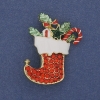 Brosche/Anhänger 'Weihnachtsstiefel' Emaille rote Strasssteine goldfarbenes Metall 38×28 mm +