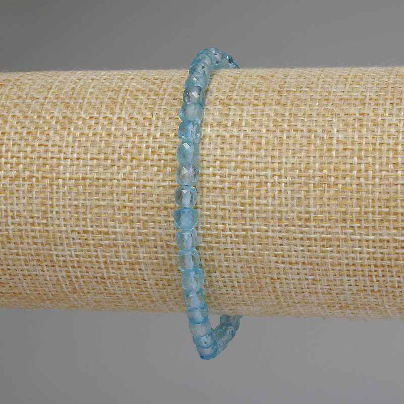 Armband aus facettiertem Topas, Würfel-Form, Durchmesser ca. 4×4 mm, Länge 18 cm (Stretch)