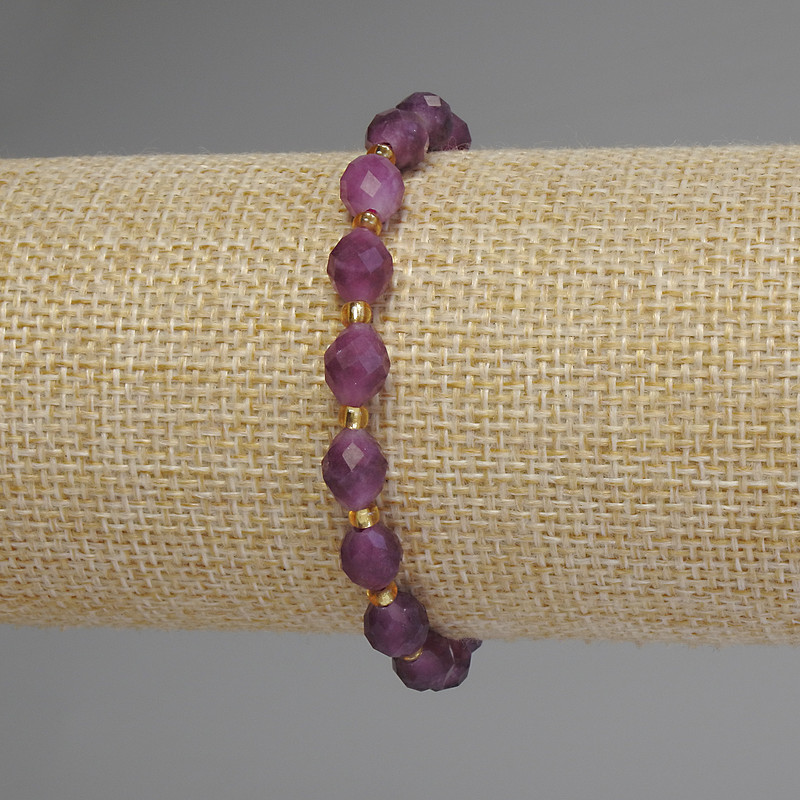 Turmalin-Armband mit facettierten Körnern, Durchmesser 8×6 mm, 5 mm ±, Rocailles 3 mm ±, Länge 18 cm Stretch