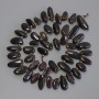 Granat-Chips in Schmetterlingsform, Durchmesser 12–16 × 6–8 mm ±, Seedperlen 3 mm ±, Länge ca. 39 cm ±, auf der Schnur
