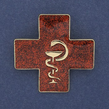 Anstecknadel-Anhänger Kreuz mit der Schlange über dem Kelch, rote Emaille, goldfarbener Metall 38×38 mm+