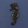 Brosche-Anhänger Seepferdchen, bunte Strasssteine, braune Emaille, goldfarbener Metall, 63 × 31 mm+