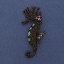 Brosche-Anhänger Seepferdchen, bunte Strasssteine, braune Emaille, goldfarbener Metall, 63 × 31 mm+