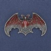 Brosche-Anhänger Fledermaus rote und graue Emaille, silberfarbenes Metall, 36×60 mm +