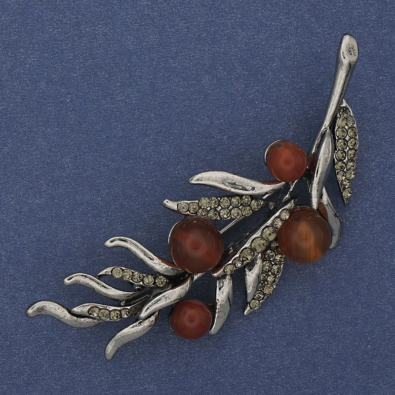 Brosche 'Karneolzweig' mit grauen Strasssteinen, 67×26 mm, silberfarbenes Metall