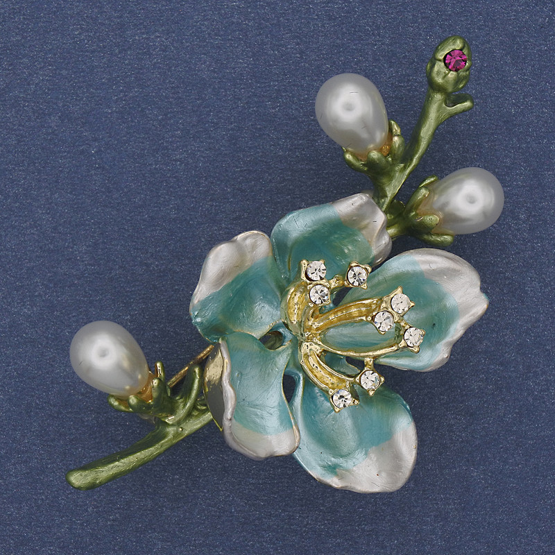 Brosche in Blau und Grün Emaille, Perlen und Strass, goldfarbenes Metall, 28×55 mm+