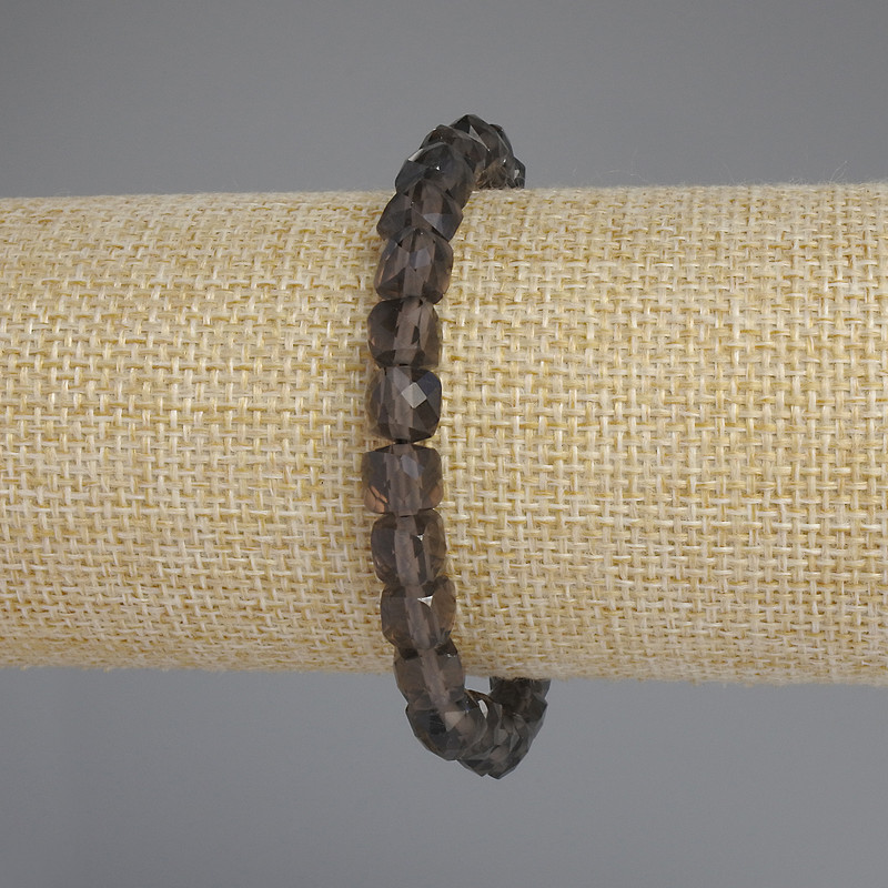 Armband aus Rauchtopas, facettierte Würfel, Durchmesser ca. 7 x 7 mm ±, Länge 18 cm ±