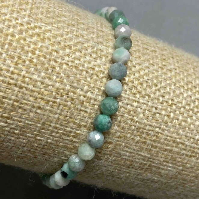 Armband Smaragd – facettierte Kugeln, Ø ca. 5 mm, Länge ca. 18 cm, Stretcharmband