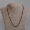 Kette aus Saphir und Rubin, facettierte Würfel, Durchmesser 4 × 4 mm, Länge ca. 45 mm, mit Verschluss